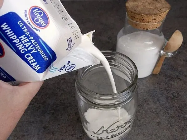 Whipped-Cream-in-Jar-Pouring-Cream