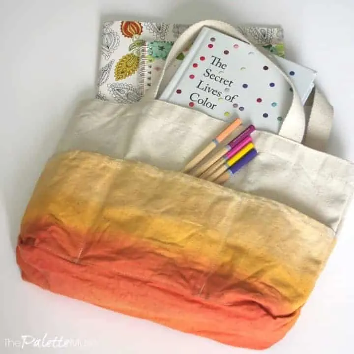 Move over kids, now mom gets her own busy bag! #busybag #dipdye #colorfun